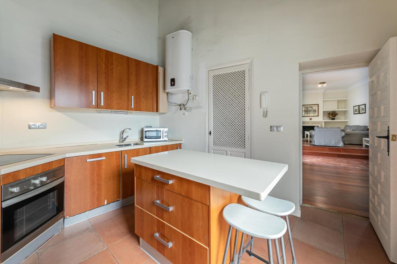 Aoa Plaza Santa Marta Apartment Seville Exterior photo