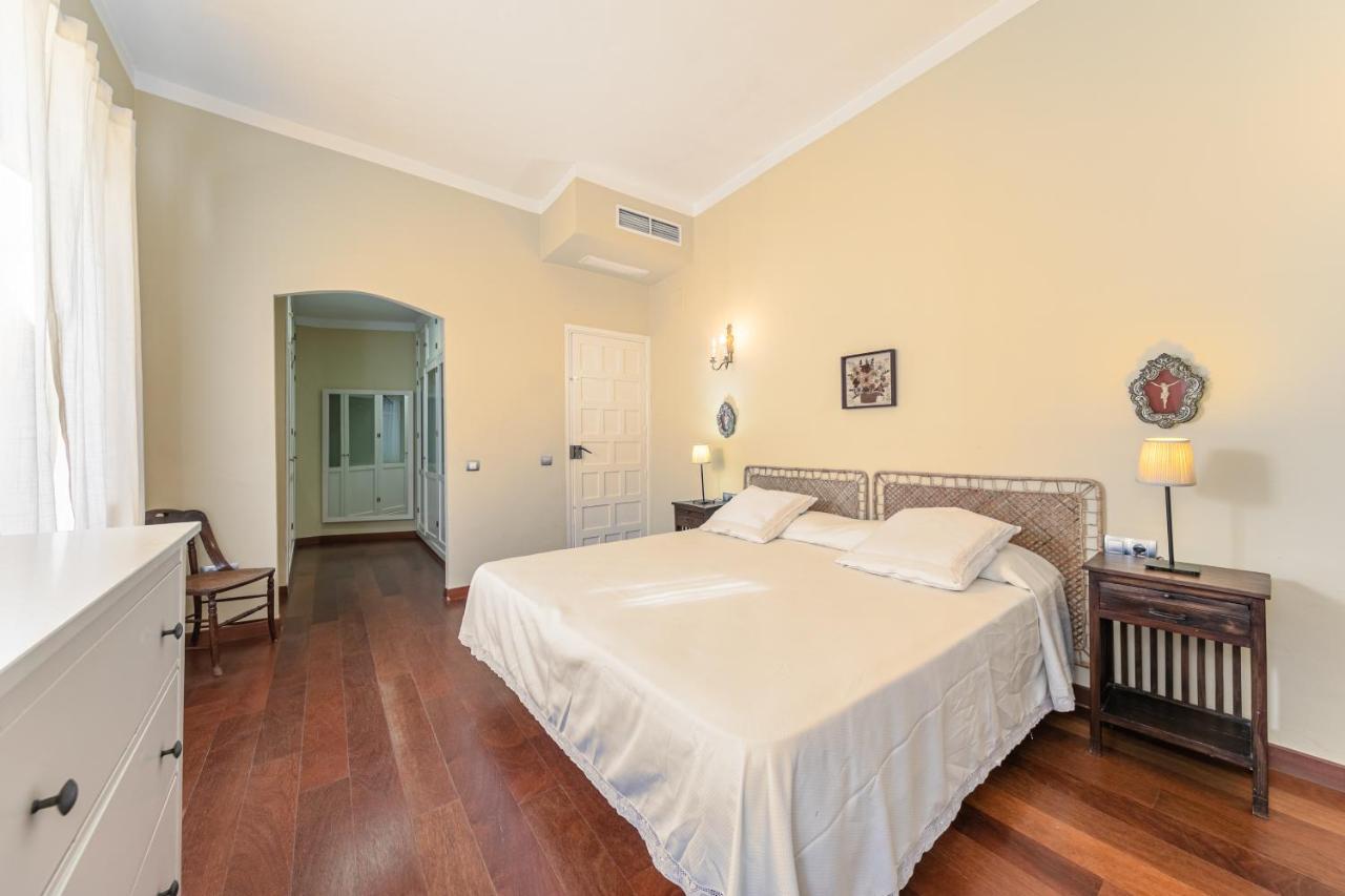 Aoa Plaza Santa Marta Apartment Seville Exterior photo