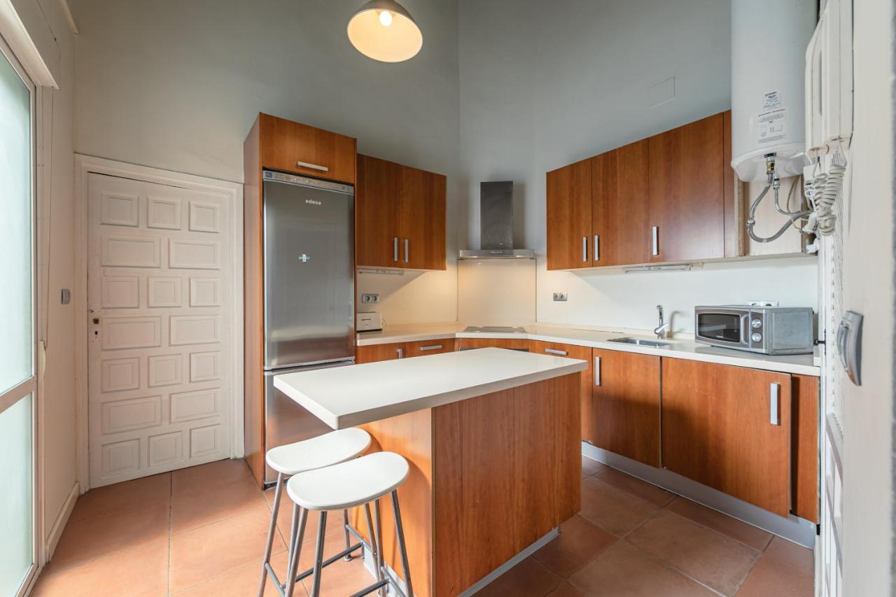 Aoa Plaza Santa Marta Apartment Seville Exterior photo